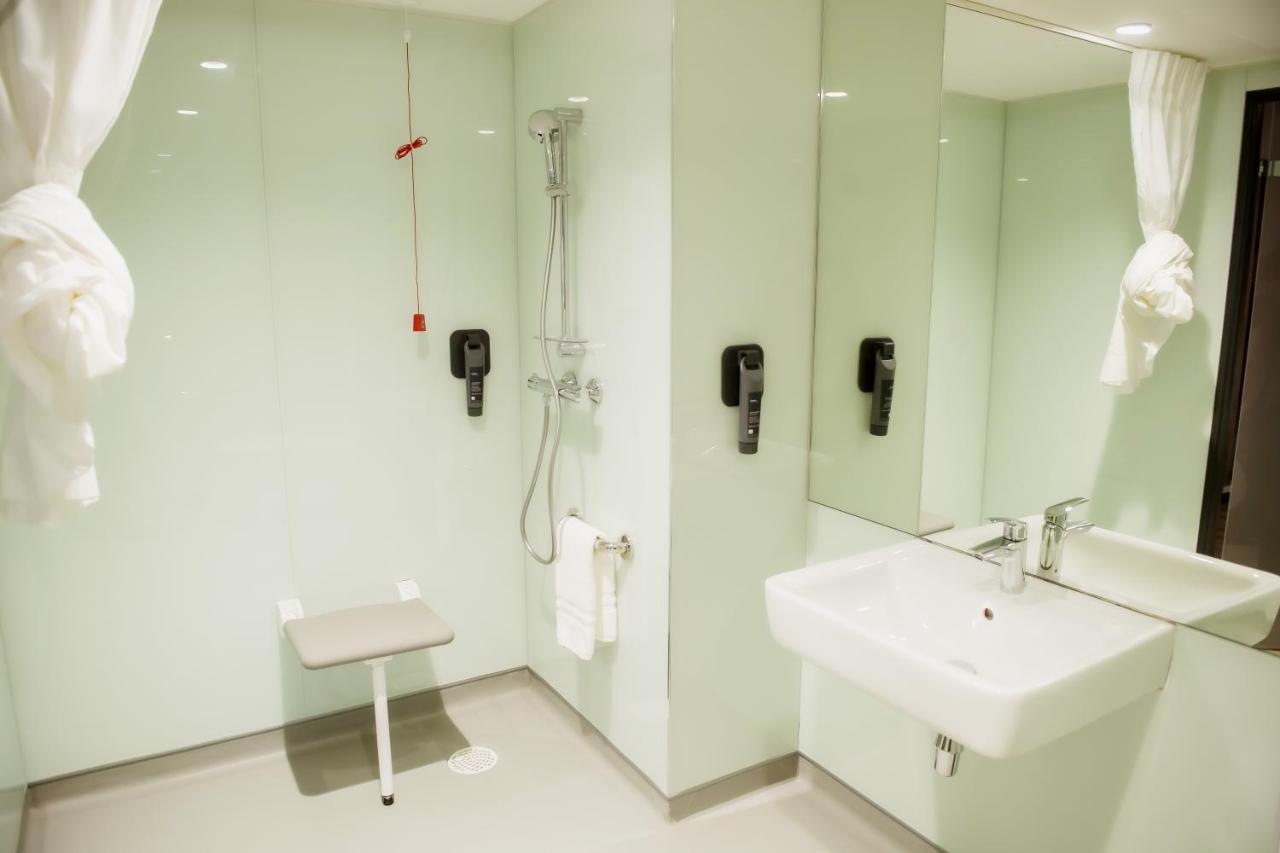 Easyhotel Paris Nord Aubervilliers Buitenkant foto