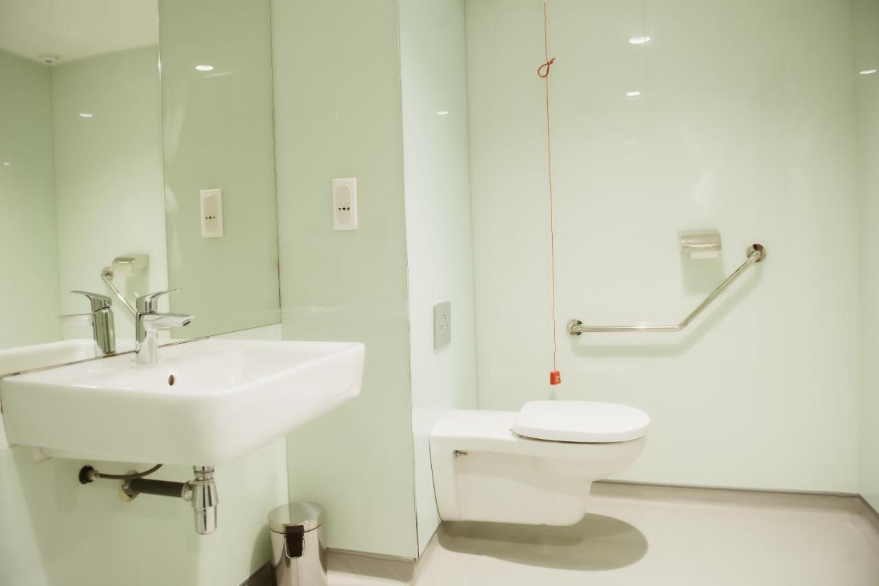 Easyhotel Paris Nord Aubervilliers Buitenkant foto